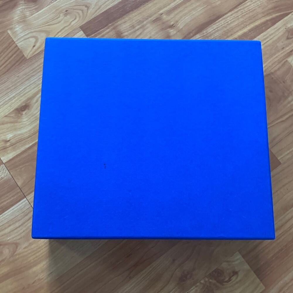 Stuart Weitzman empty shoe box - Picture 6 of 6